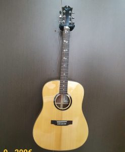 Guitarra acústica 9